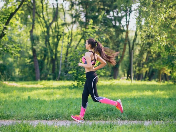 Cách chạy bền không bị đau bụng, sốc hông hiệu quả nhất