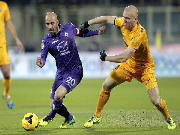 Soi kèo châu Á Verona vs Fiorentina, 0h30 ngày 28/2