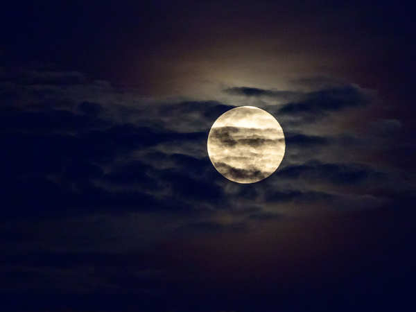 Giải mã ý nghĩa giấc mơ thấy mặt trăng dự báo điềm lành hay dữ sắp tới?